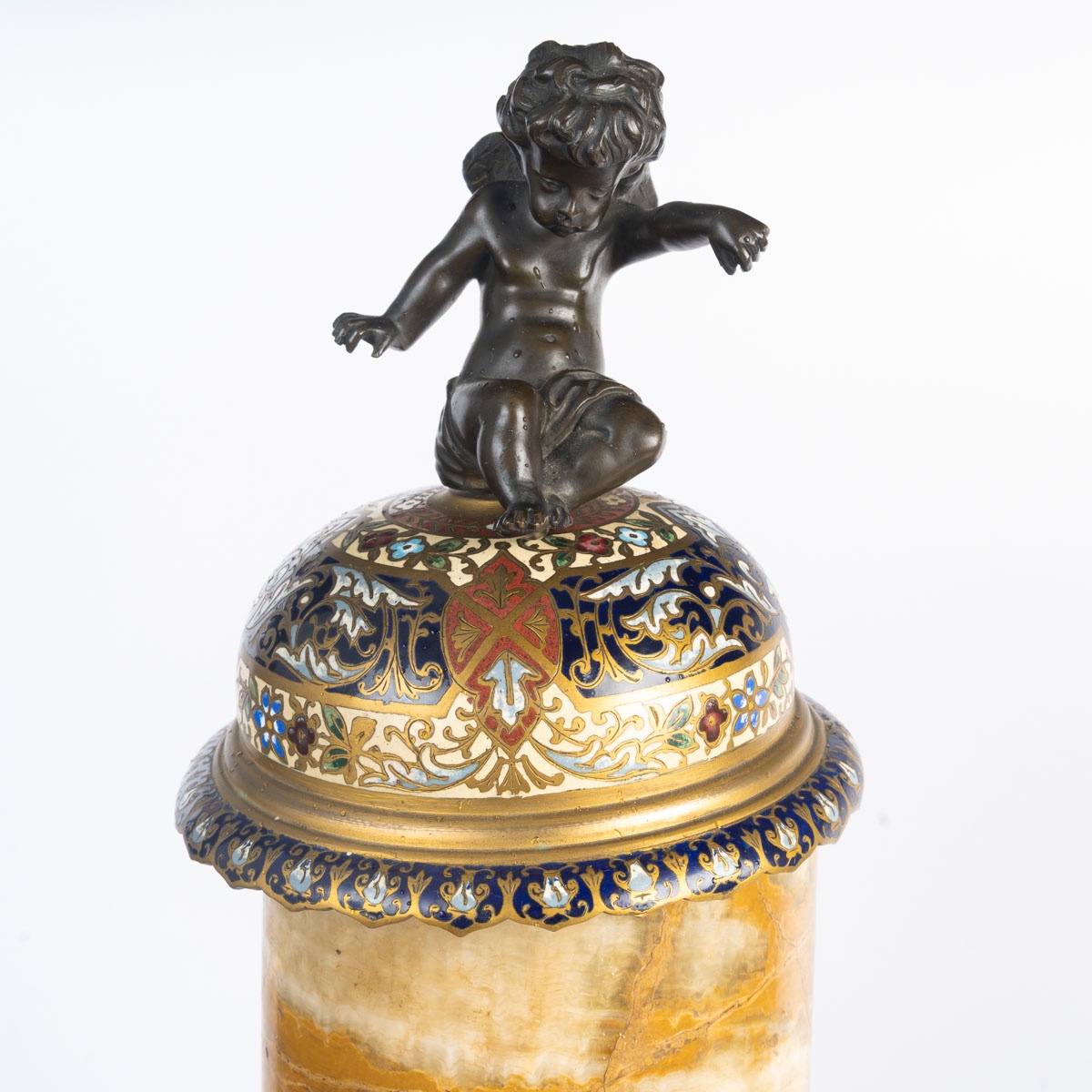 Rare paire de vases en onyx d’Algérie et bronze doré, décor aux putti – 19e siècle-photo-4