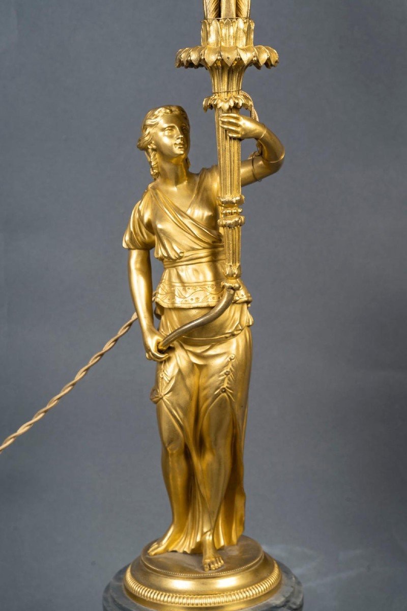 Paire de candélabres en bronze ciselé et doré, style Louis XVI-photo-2