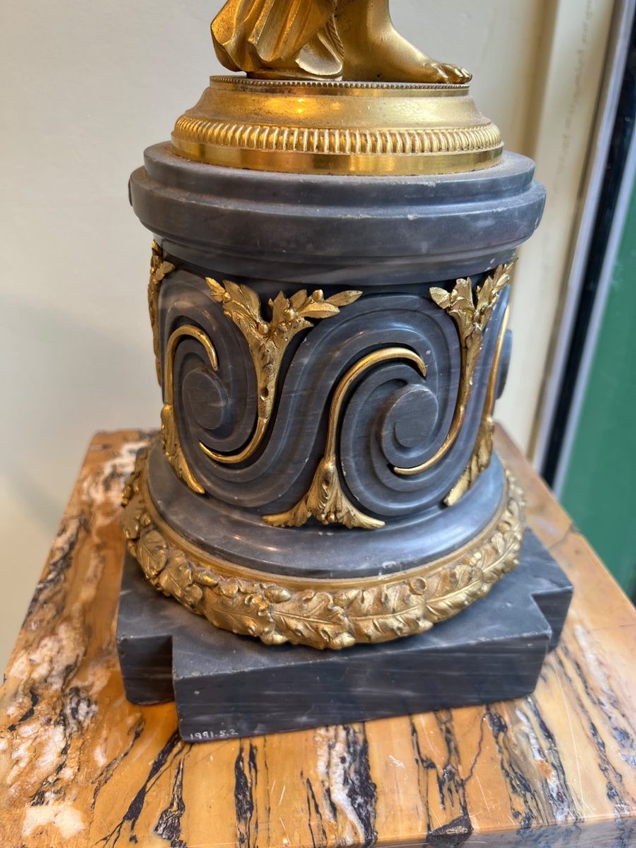 Paire de candélabres en bronze ciselé et doré, style Louis XVI-photo-4