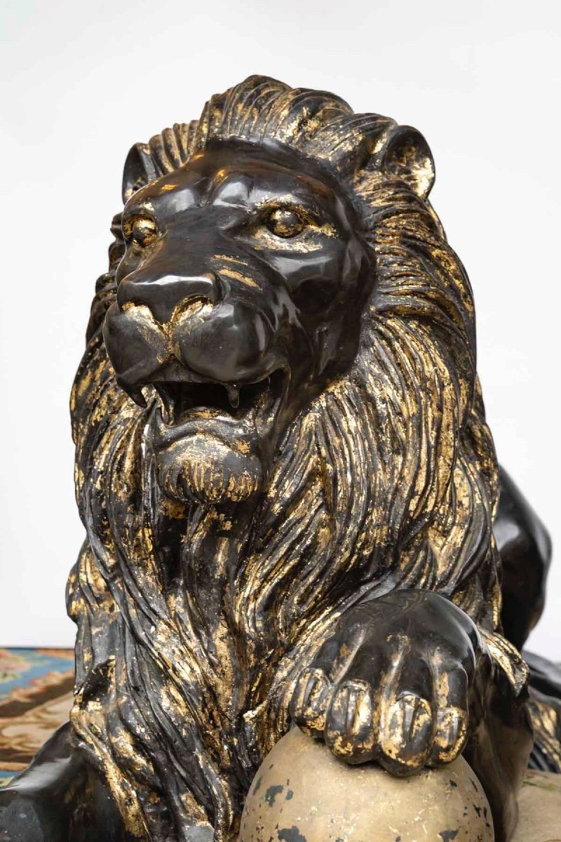 Rare paire de lions en bronze patiné et doré – 19ᵉ siècle-photo-3