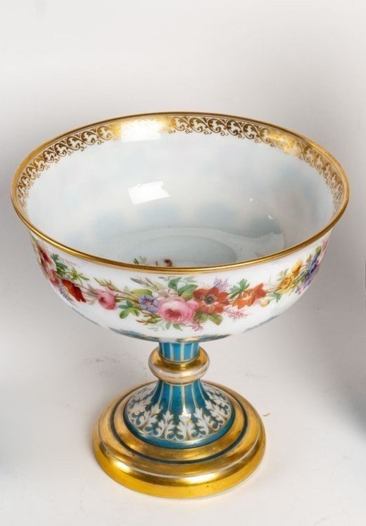 Coupe sur pied en porcelaine, 19e siècle-photo-2