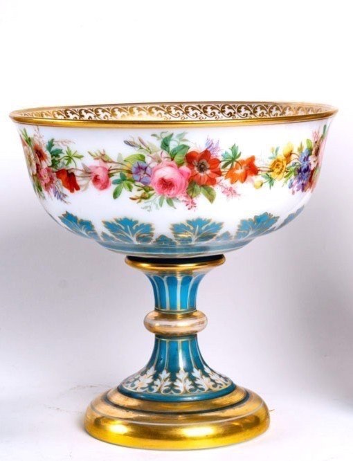 Coupe sur pied en porcelaine, 19e siècle