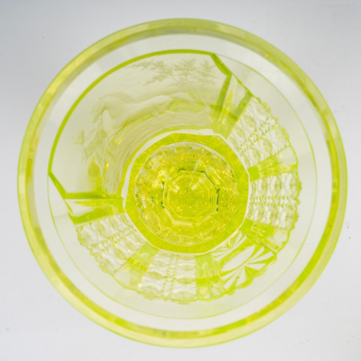 Rare coupe en cristal de Bohême ouraline, 19e siècle-photo-2