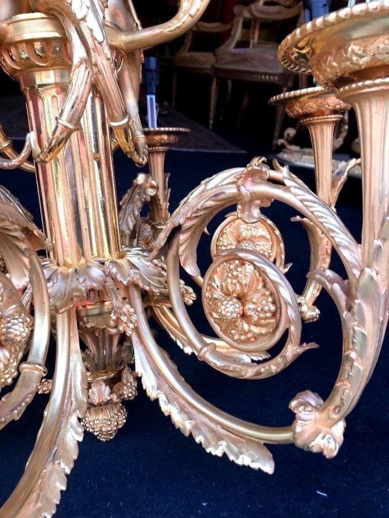 Lustre en bronze doré de style Louis XVI aux enfants musiciens-photo-2