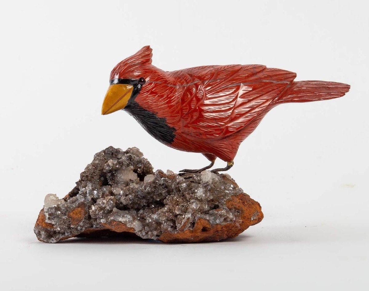 OISEAU EN MARBRE SUR BASE EN CALCITE, 20E SIÈCLE