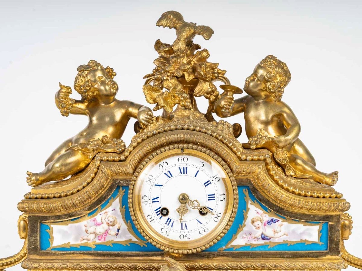 PENDULE EN BRONZE DORÉ ET PLAQUES DE PORCELAINE, 19ᵉ SIÈCLE-photo-4