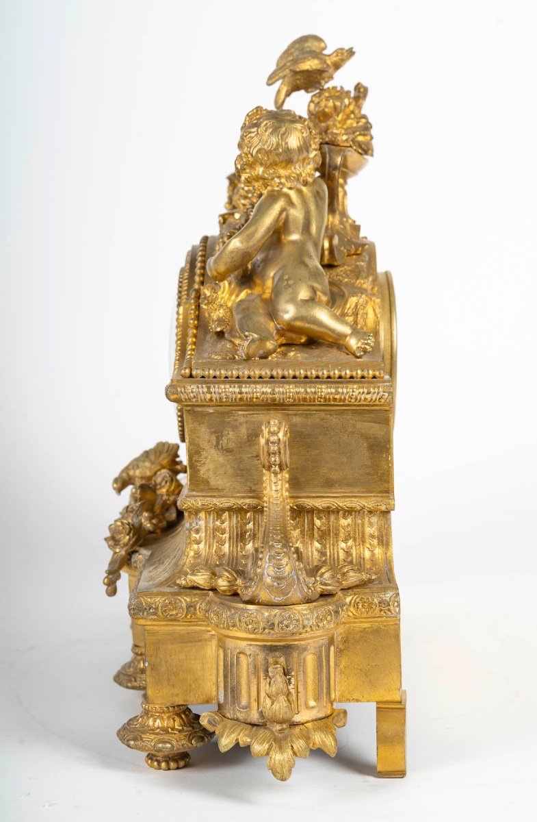 PENDULE EN BRONZE DORÉ ET PLAQUES DE PORCELAINE, 19ᵉ SIÈCLE-photo-3