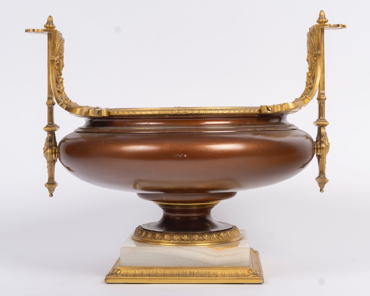 Garniture de cheminée en marbre et bronze doré, attribuée à Christofle & Cie-photo-1