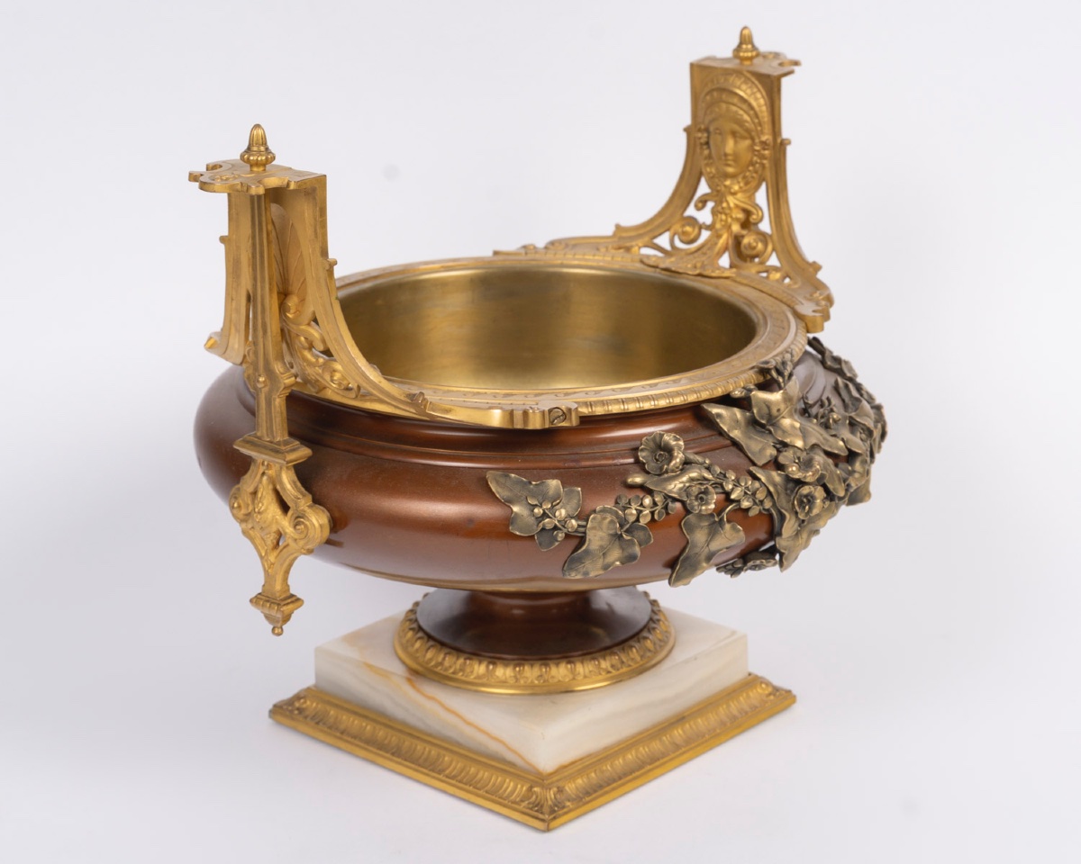 Garniture de cheminée en marbre et bronze doré, attribuée à Christofle & Cie-photo-6