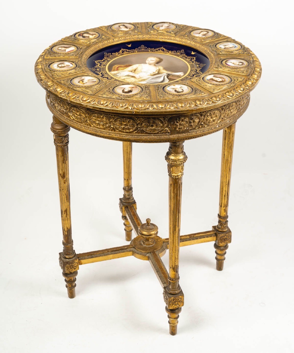 Rare Guéridon Royal Vienna en Porcelaine Peinte, Signé C. Heer – 19e Siècle