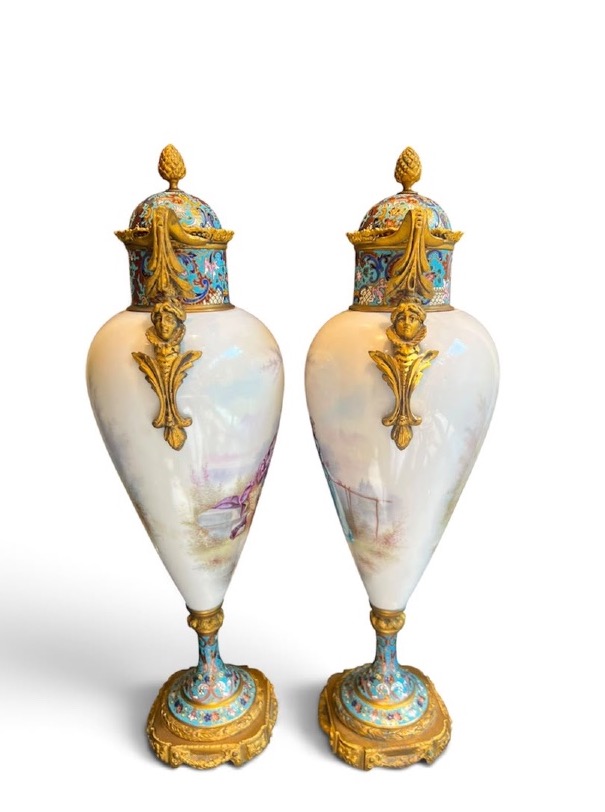 Paire de vases en porcelaine – 19ᵉ siècle-photo-2