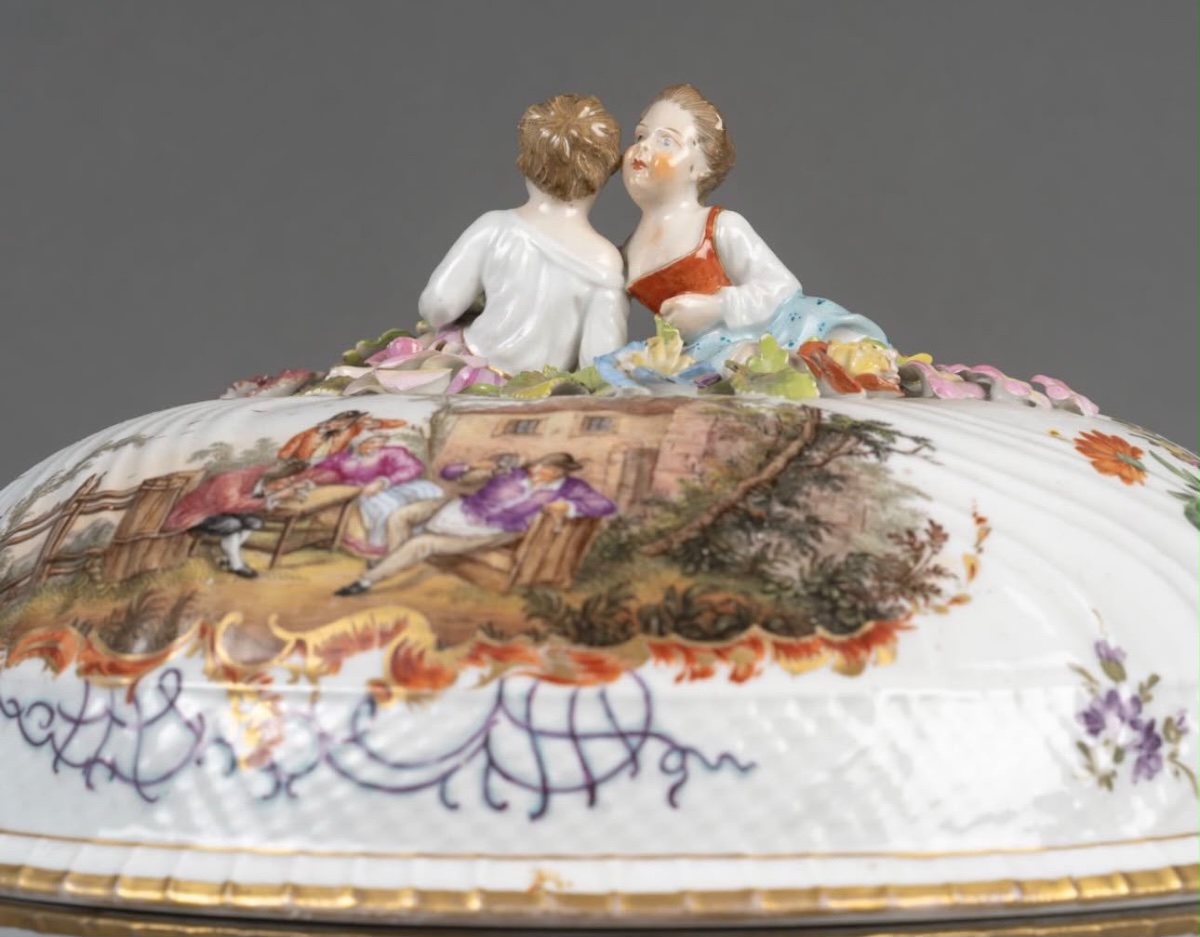 German Porcelain Soup Tureen In The Meissen Style, Late 18th Century.-photo-3