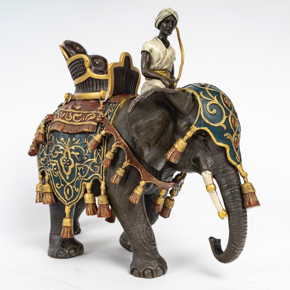 ÉLÉPHANT EN BRONZE PATINÉ - SIGNÉ FRANZ BERGMAN-photo-2