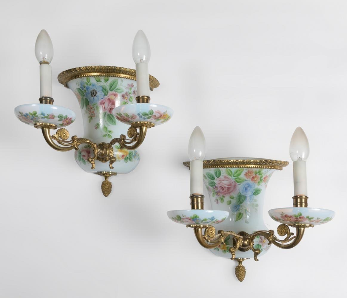 PAIRE D’APPLIQUES MURALES SUIVANT LES MODÈLES CHARLES X — 19ᵉ SIÈCLE