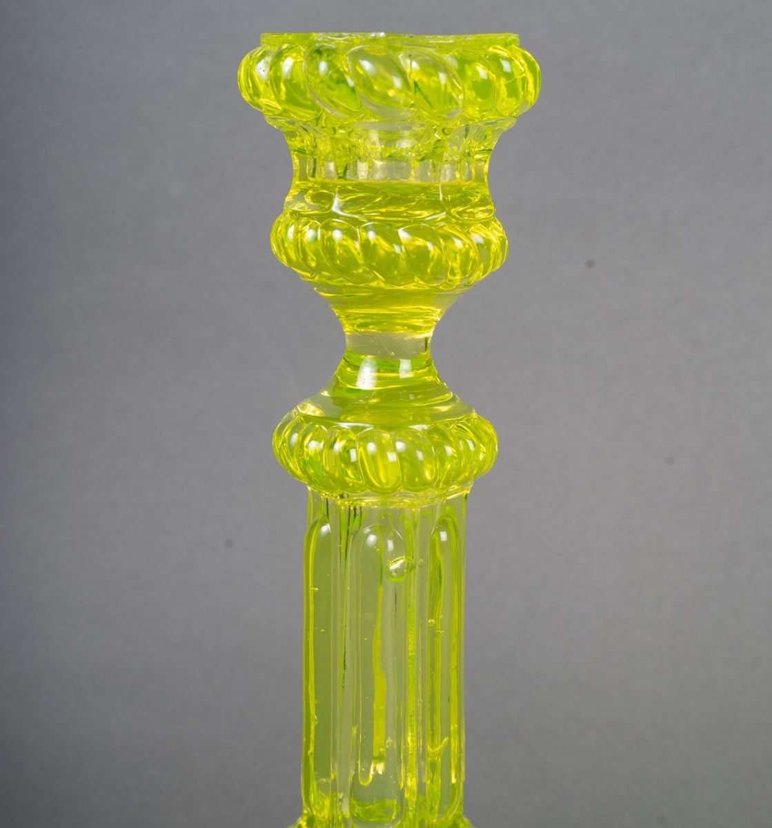 Pair Of 19th-century Uranium Crystal Candlesticks-photo-3