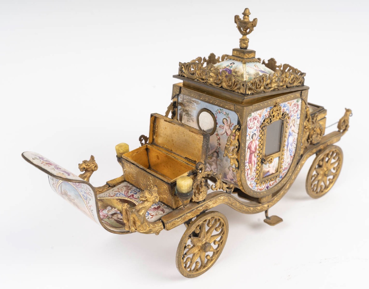 Miniature carrosse d’apparat en bronze doré et émail polychrome – 19ᵉ siècle-photo-4