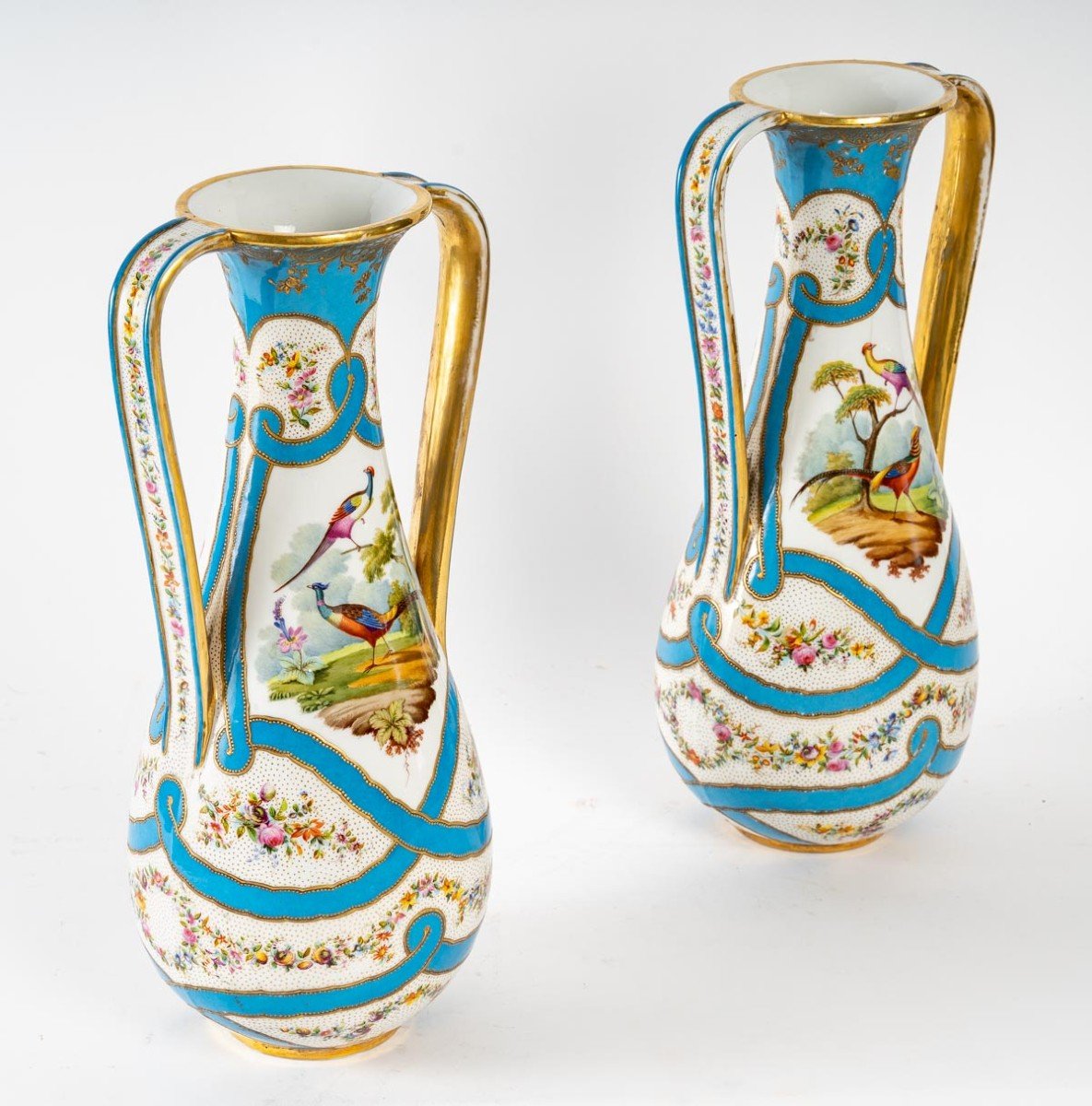 Paire De Vases En Porcelaine, d'époque Du 19me Siècle.-photo-3