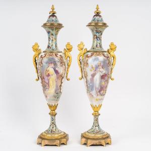 Grands vases en porcelaine de Sèvres, 19e siècle