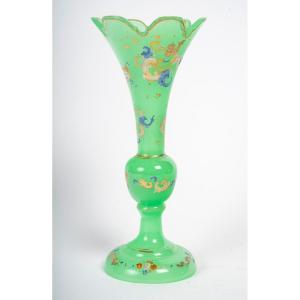 Vase en Opaline Émaillée – 19e Siècle