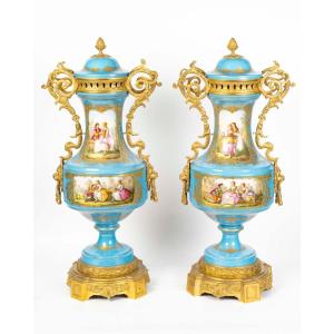 Rare paire de vases en porcelaine de Sèvres, époque Napoléon 3
