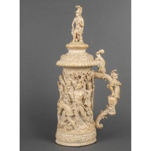 Rare tankard allemand en ivoire sculpté, scène de bataille, 19ᵉ siècle