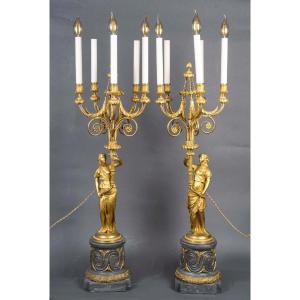 PAIRE DE CANDÉLABRES EN BRONZE - STYLE LOUIS XVI