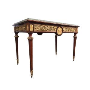 TABLE DE SALON EN ACAJOU ET BRONZE DORÉ, 19ᵉ SIÈCLE