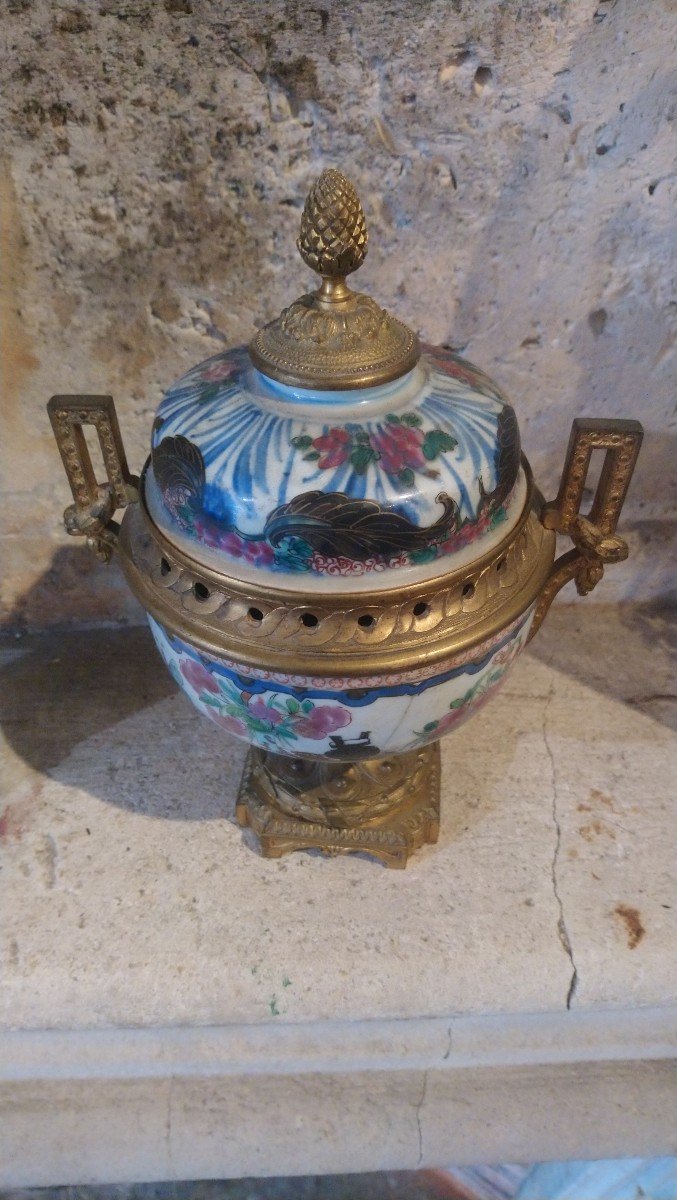 Pot Pourri En Porcelaine 18e Monture Bronze Doré 19e -photo-1