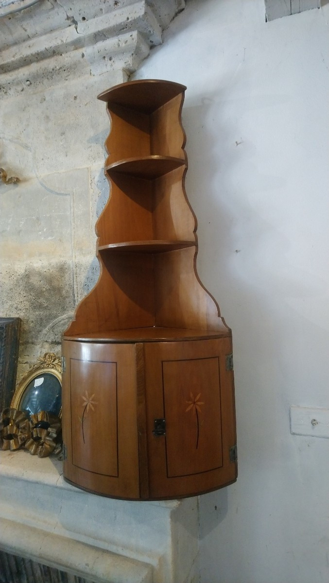 Encoignure d applique en bois fruitier fin 18e 