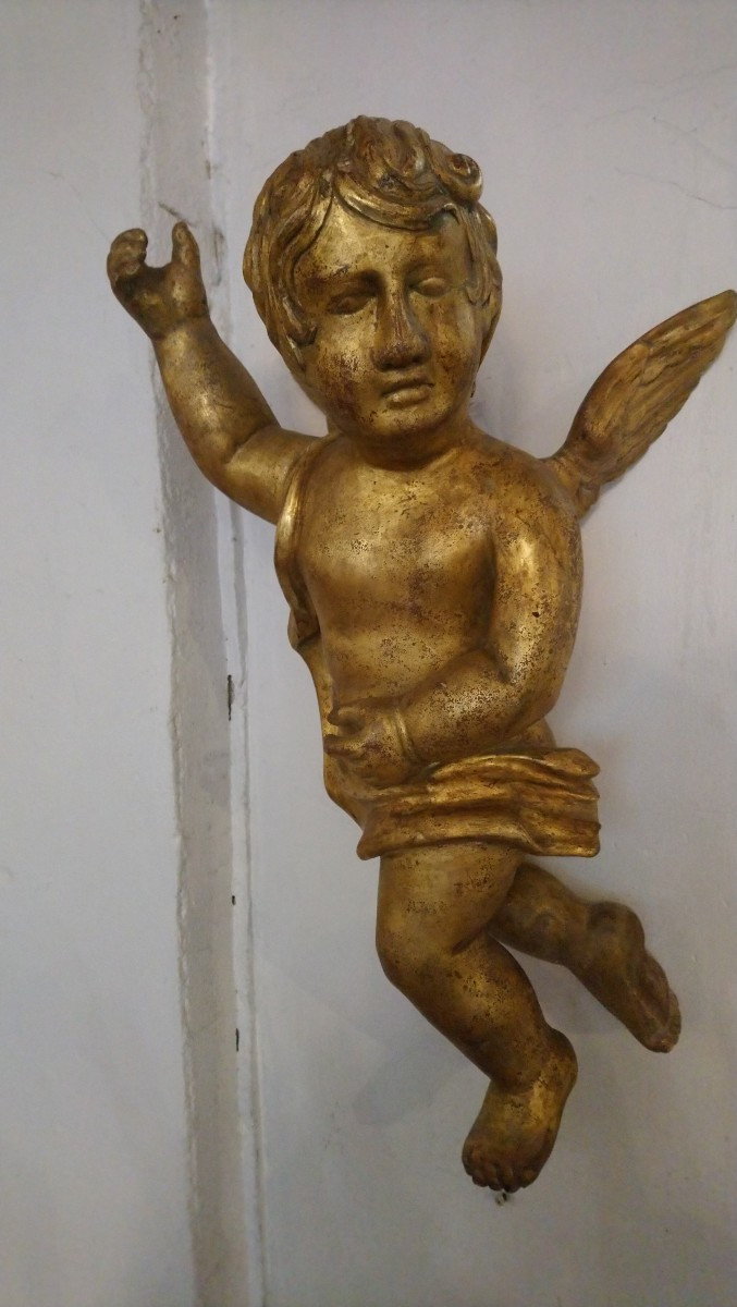 Angelot en bois doré fin 18e début 19e 