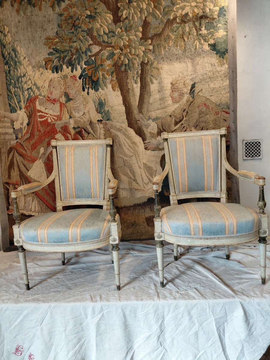 Paire de fauteuils d epoque Lxvl directoire en bois peint
