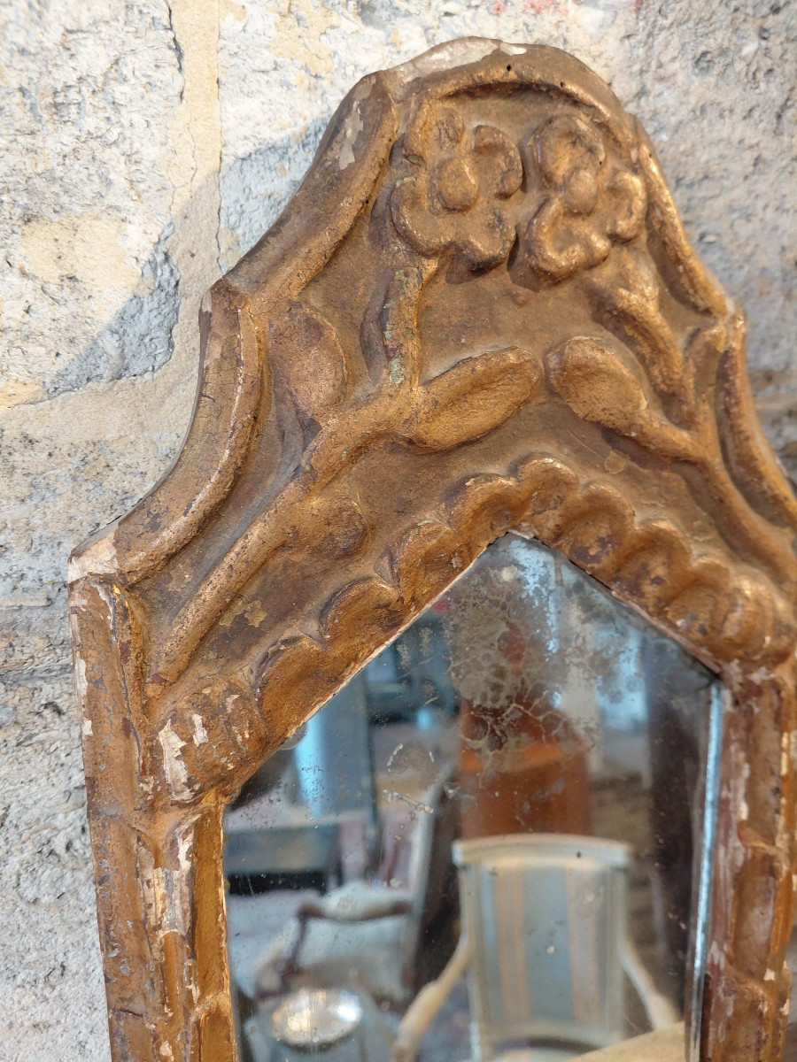 Petit miroir en bois doré debut 18e-photo-1