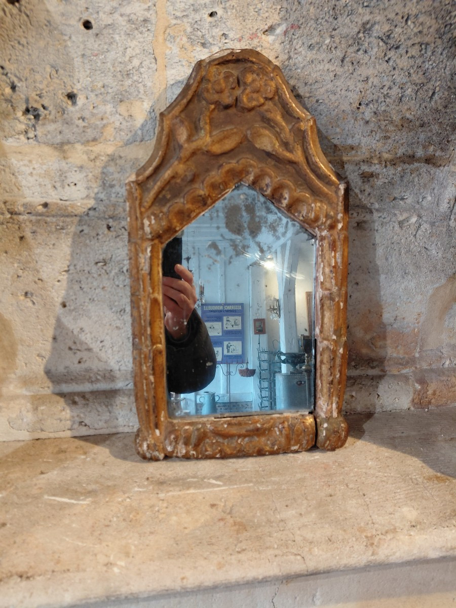 Petit miroir en bois doré debut 18e-photo-3