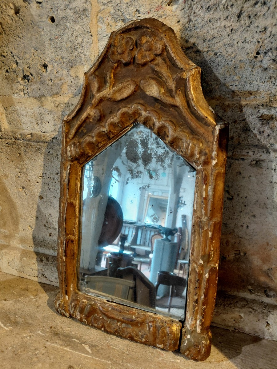 Petit miroir en bois doré debut 18e-photo-4