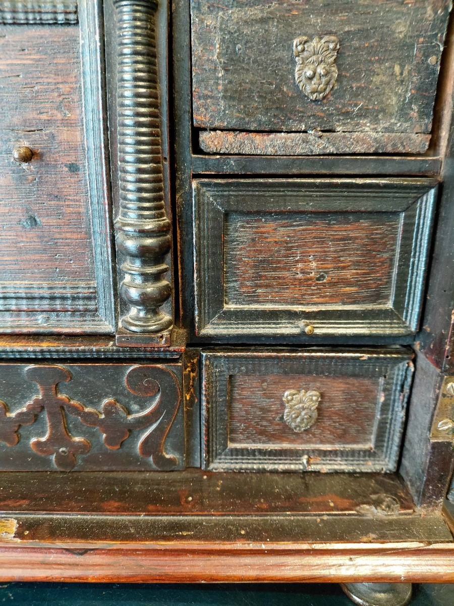 Cabinet en noyer à 8 tiroirs fin 17e debut 18e -photo-5