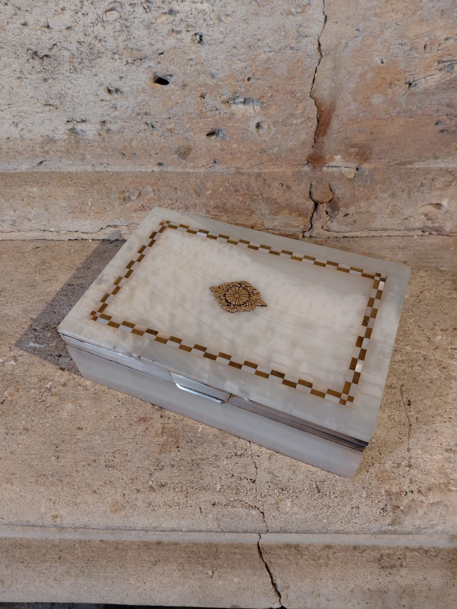 Agate Box With Silver Mount, English Work, Circa 1930