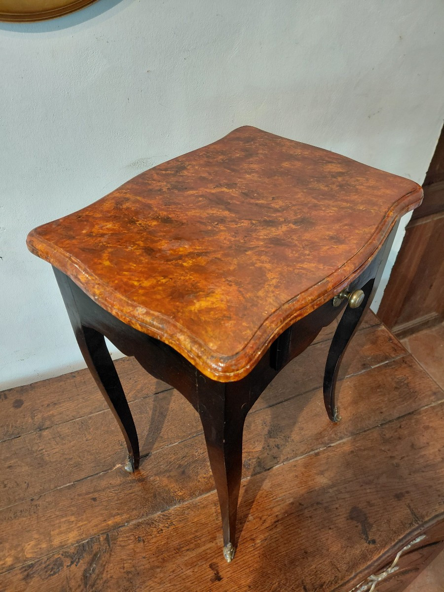 Table de salon  en bois peint noire dessus faux marbre L xv fin 18e-photo-4