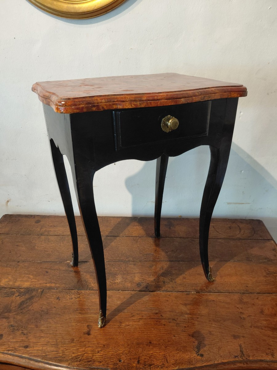 Table de salon  en bois peint noire dessus faux marbre L xv fin 18e-photo-3