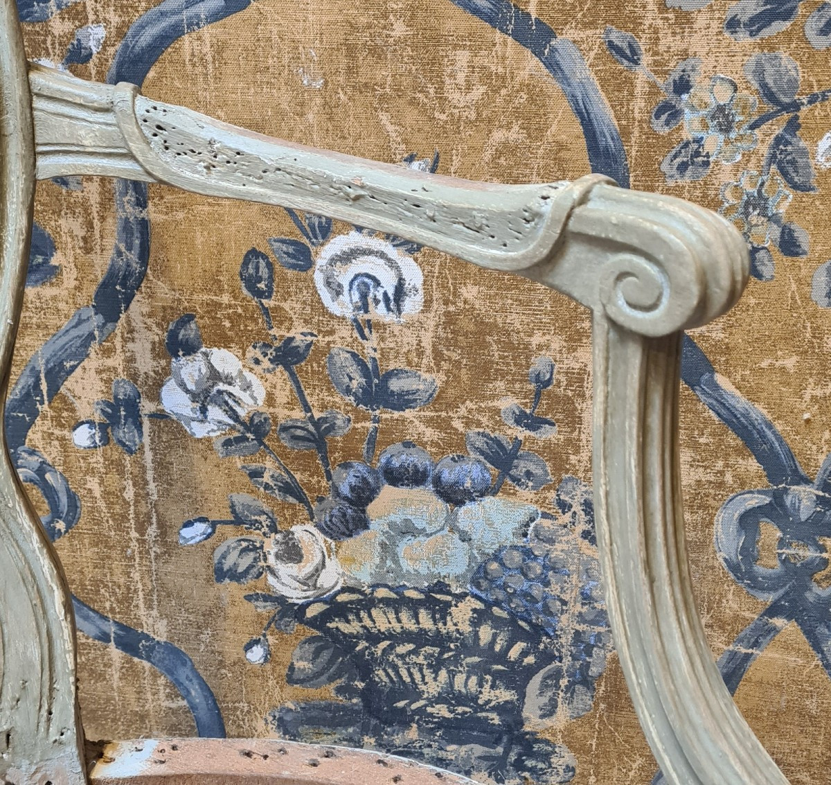 Cabriolet d'époque Louis XVI estampillé de Julien -photo-3