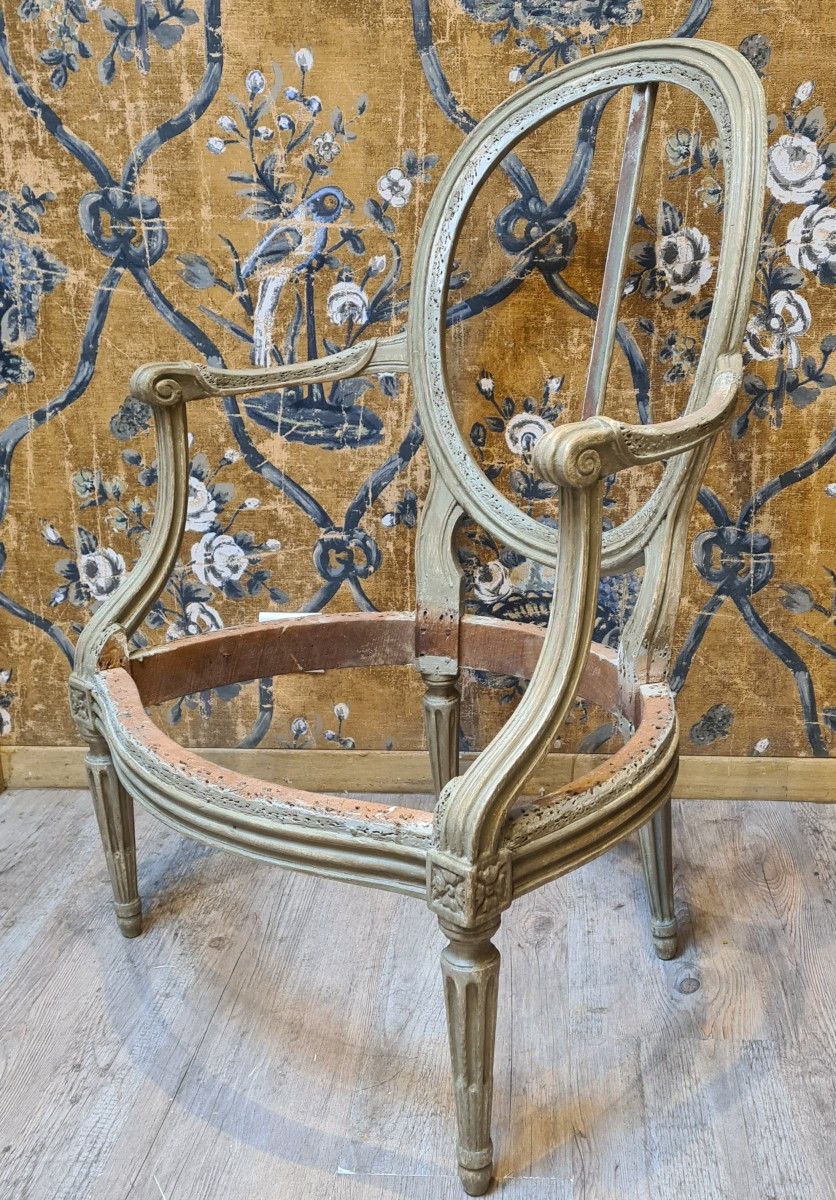 Cabriolet d'époque Louis XVI estampillé de Julien 