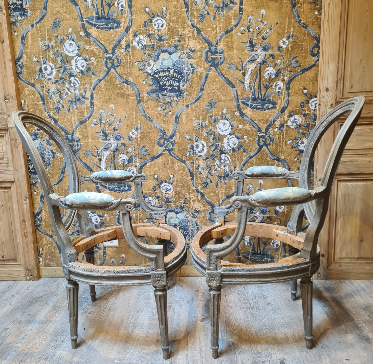 Pair Of Louis XVI Period Cabriolets Stamped By Dupain -photo-2