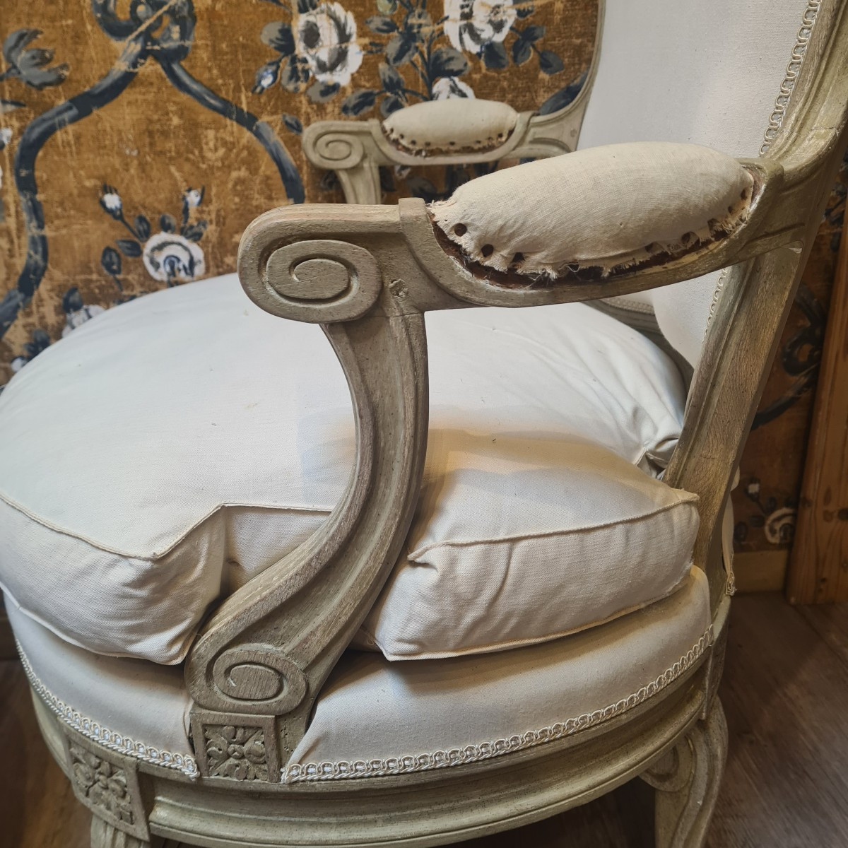 Pair Of Transitional Style Convertibles -photo-3