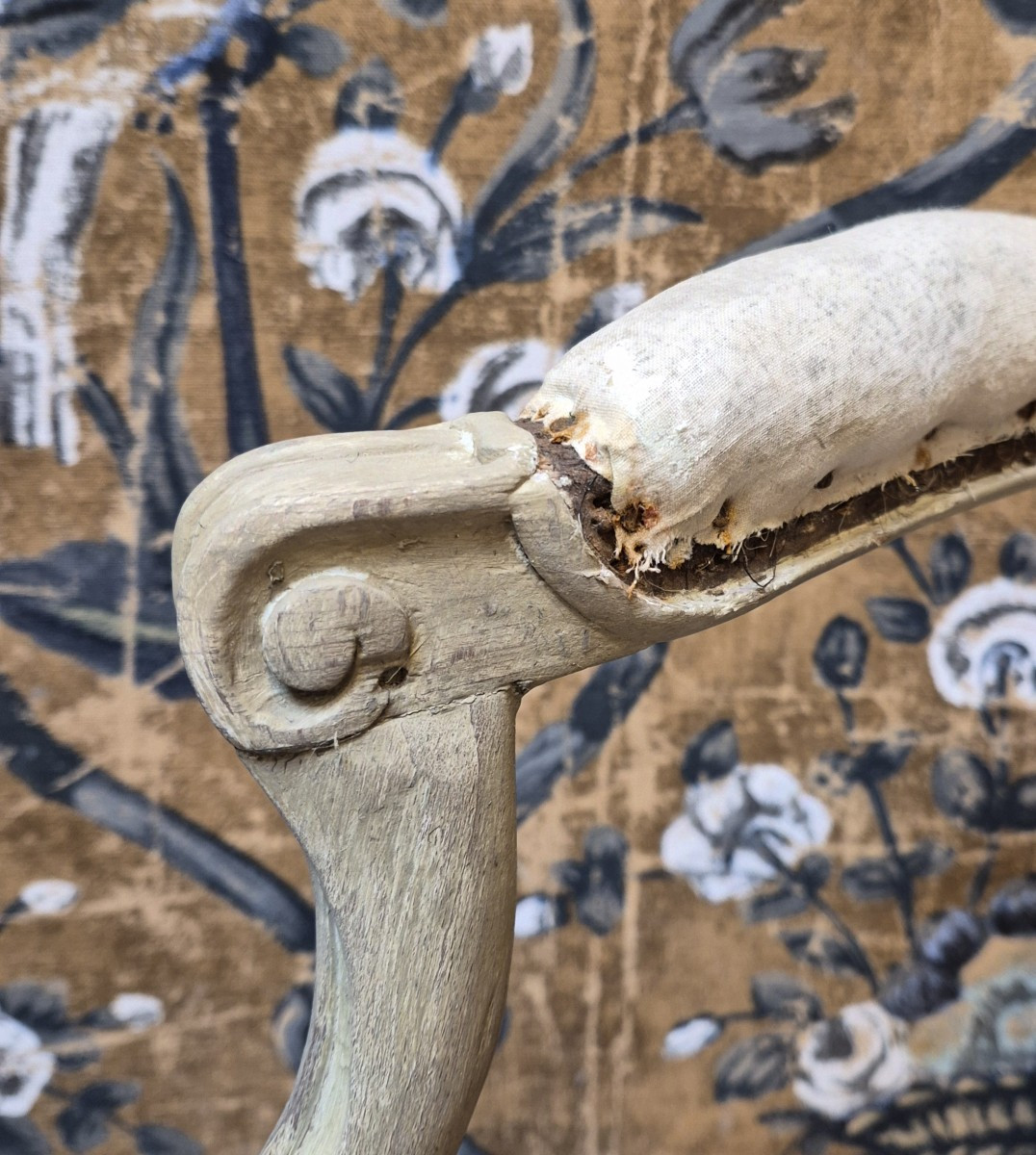 Louis XV Period Cabriolet Stamped By Pluvinet -photo-6