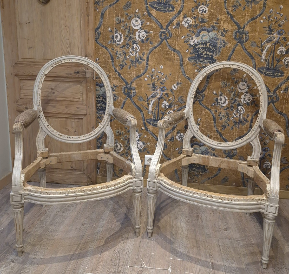 Paire de fauteuils d'époque Louis XVI estampillée de Pierre Bernard reçu maître en 1766-photo-6