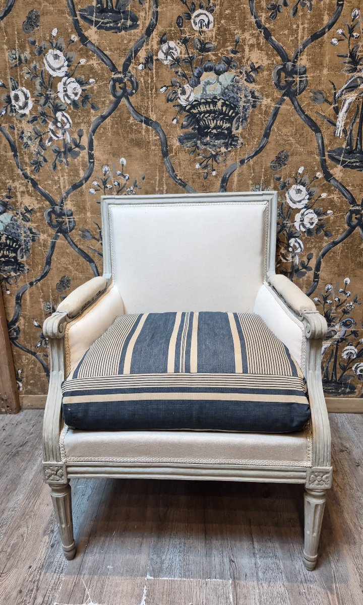 Bergère d'entre-sol d'époque Louis XVI estampillée Lechartier 