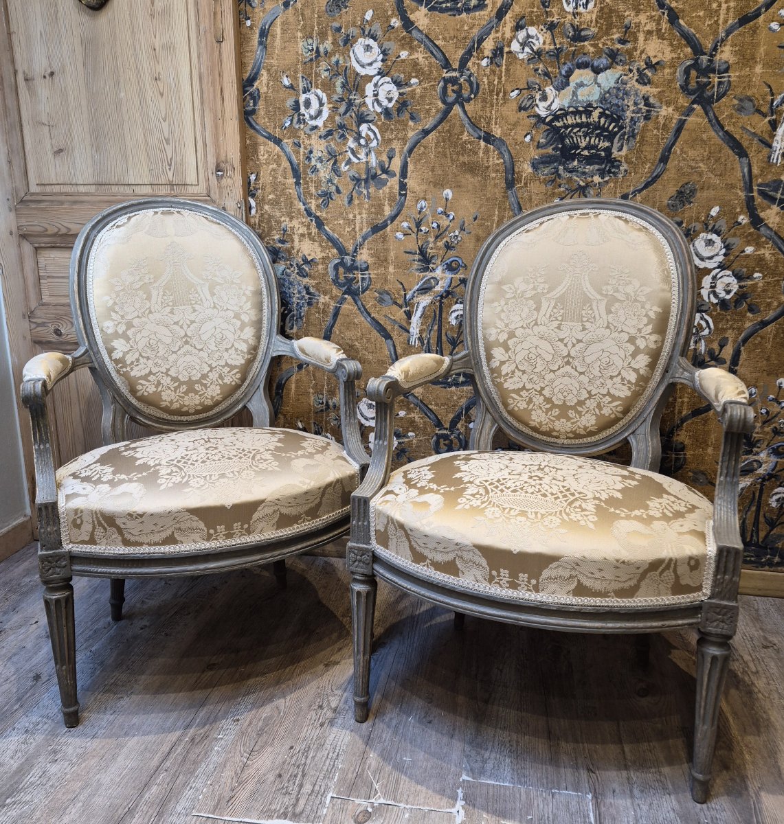 Paire de cabriolets d'époque Louis XVI estampillée de Dupain 