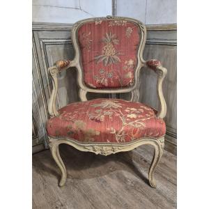 Cabriolet d'époque Louis XV estampillé de Pluvinet