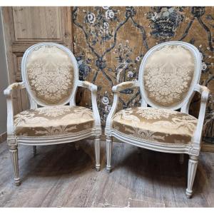 Paire de cabriolets d'époque Louis XVI estampillée de Pierre Bernard 