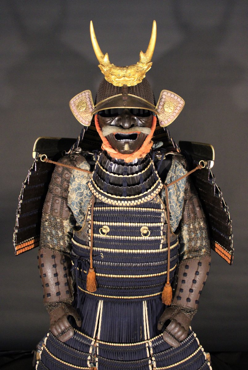 Yoroi Ni-mai-dó Samurai Armor: Myochin-photo-3