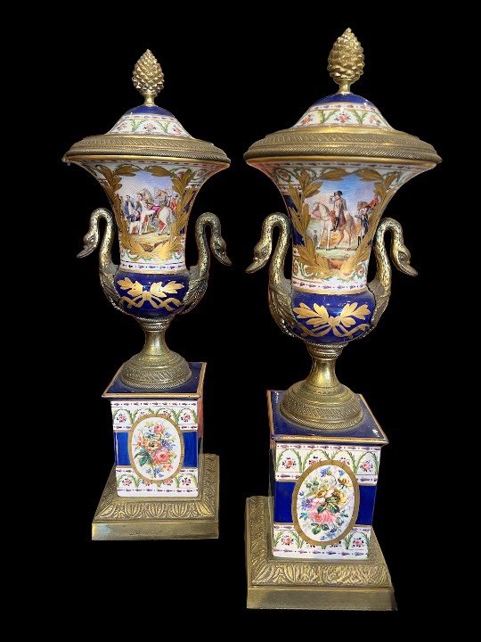 Paire De Vases Porcelaine de Sèvre